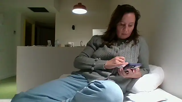 Snapshot of ALICAINWONDERLAND chatting on 10.13.25 ALICAINWONDERLAND online show from 10.13.25