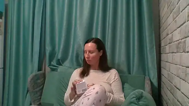 ALICAINWONDERLAND online show from 11.22.25