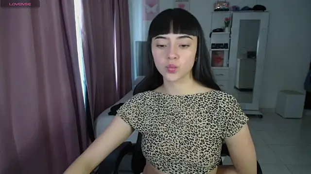 Snapshot of violetta_blackk chatting on 03.20.26 violetta blackk online show from 03.20.26