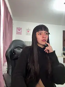 Snapshot of violetta_blackk chatting on 04.03.26 violetta blackk online show from 04.03.26