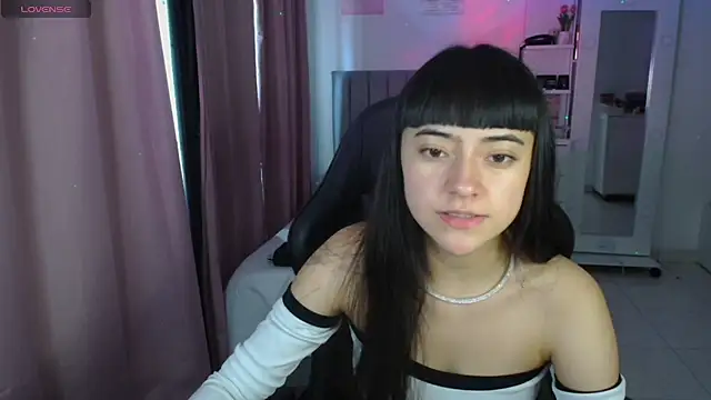 Snapshot of violetta_blackk chatting on 05.22.26 violetta blackk online show from 05.22.26