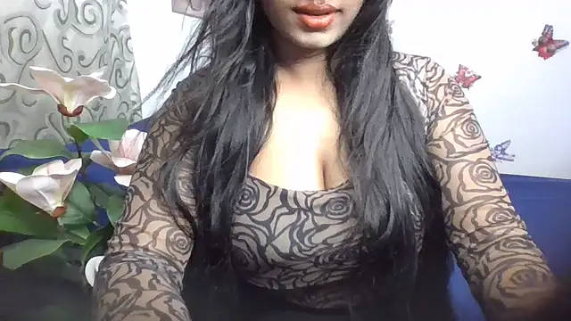 Snapshot of LustInLips chatting on 05.21.26 LustInLips online show from 05.21.26