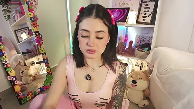 Snapshot of justonecute chatting on 04.23.26 justonecute online show from 04.23.26