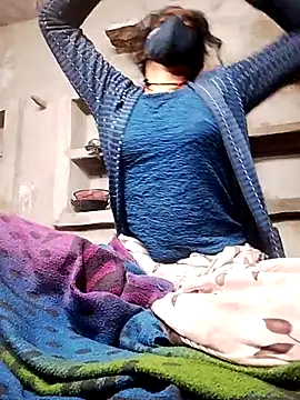Snapshot of MISS-KAYA chatting on 12.18.25 MISS-KAYA online show from 12.18.25