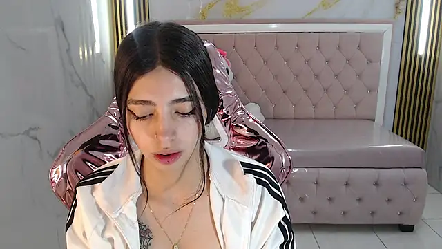 Snapshot of alehp_rose_s chatting on 01.19.26 alehp rose s online show from 01.19.26