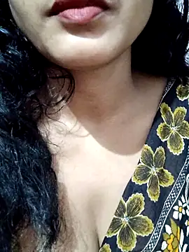 Snapshot of spicysuhana chatting on 09.15.25 spicysuhana online show from 09.15.25