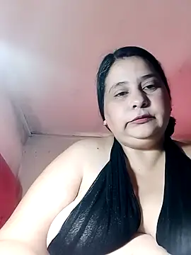 Snapshot of Ayma1983 chatting on 11.13.25 Ayma1983 online show from 11.13.25