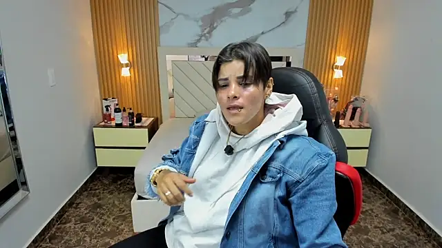 KAROLLJONES1 online show from 11.28.25