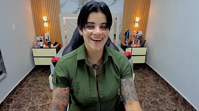 KAROLLJONES1 online show from 12.18.25