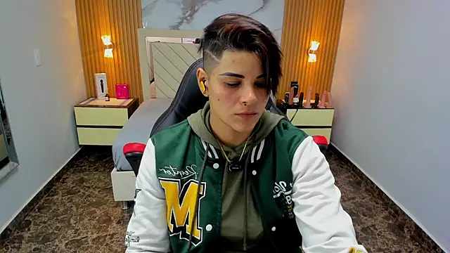 KAROLLJONES1 online show from 02.13.26