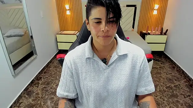 KAROLLJONES1 online show from 04.08.26