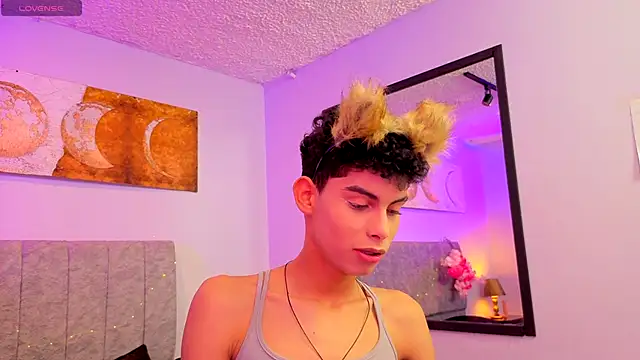 Room 69x online show from 09.26.25