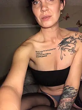 mzz lillypillxoxo online show from 10.26.25