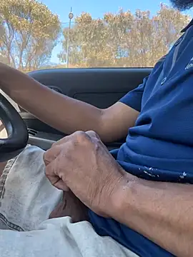 Snapshot of Smallboybigworld chatting on 01.19.26 Smallboybigworld online show from 01.19.26