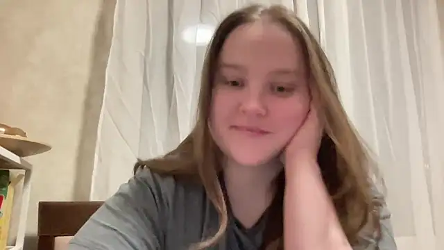 Snapshot of Alice898 chatting on 09.25.25 Alice898 online show from 09.25.25