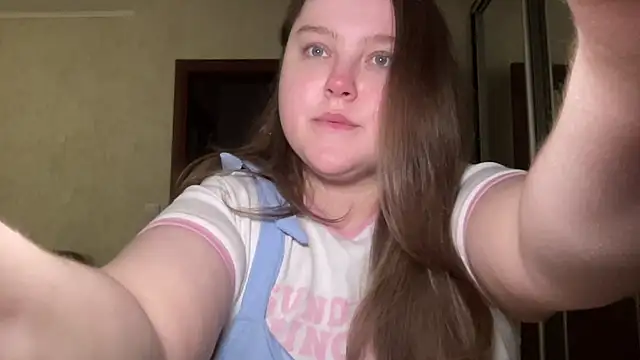 Snapshot of Alice898 chatting on 10.02.25 Alice898 online show from 10.02.25