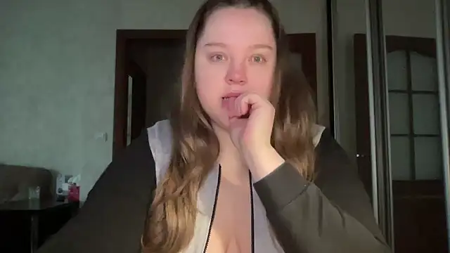 Snapshot of Alice898 chatting on 10.21.25 Alice898 online show from 10.21.25