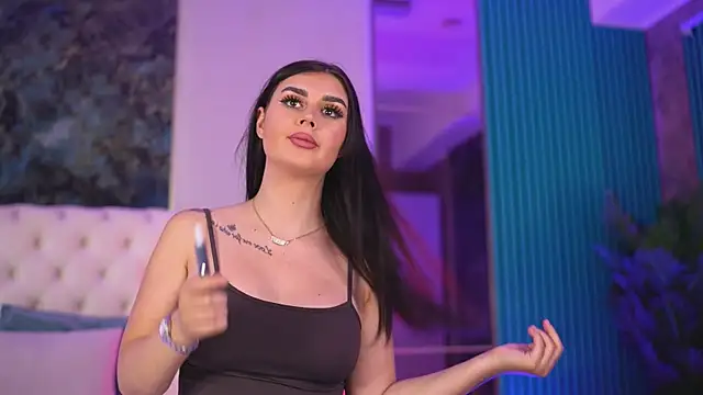 Snapshot of KendraMoon chatting on 09.18.25 KendraMoon online show from 09.18.25