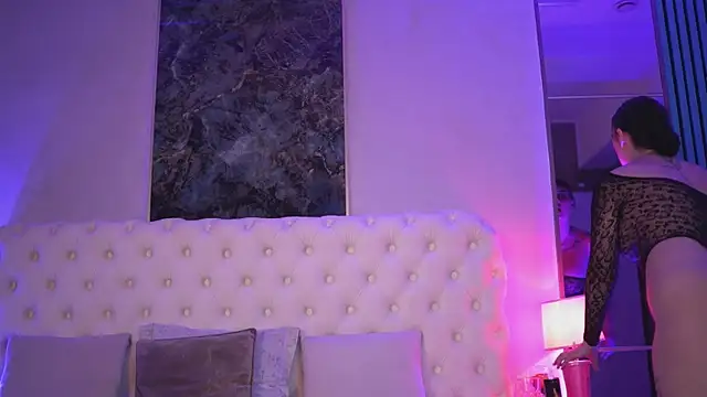 Snapshot of KendraMoon chatting on 10.22.25 KendraMoon online show from 10.22.25