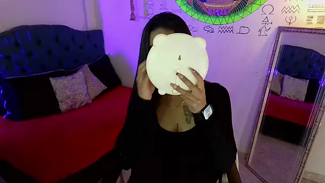 Snapshot of miss_anto chatting on 10.21.25 miss anto online show from 10.21.25