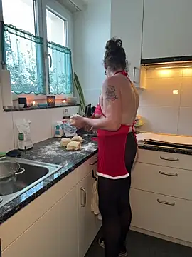 Nadja Noir online show from 11.27.25