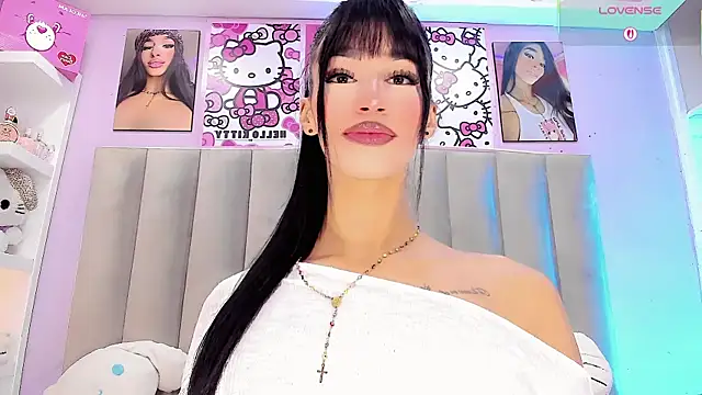Snapshot of Ariana_Keyss chatting on 10.17.25 Ariana Keyss online show from 10.17.25