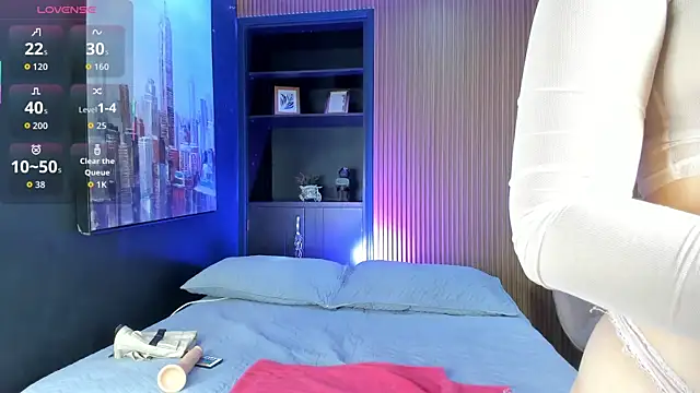 SamaraAnders  online show from 10.17.25