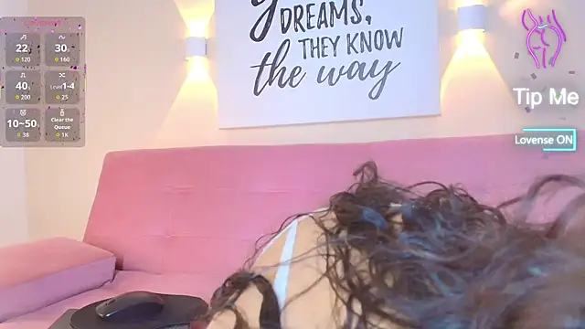 SunnyGilmoree online show from 12.16.25