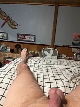 Snapshot of sharemyself chatting on 10.29.25 sharemyself online show from 10.29.25