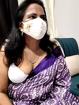 Snapshot of mallu-lover chatting on 01.18.26 mallu-lover online show from 01.18.26