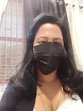 Snapshot of mallu-lover chatting on 02.18.26 mallu-lover online show from 02.18.26