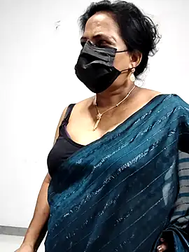 Snapshot of mallu-lover chatting on 04.21.26 mallu-lover online show from 04.21.26