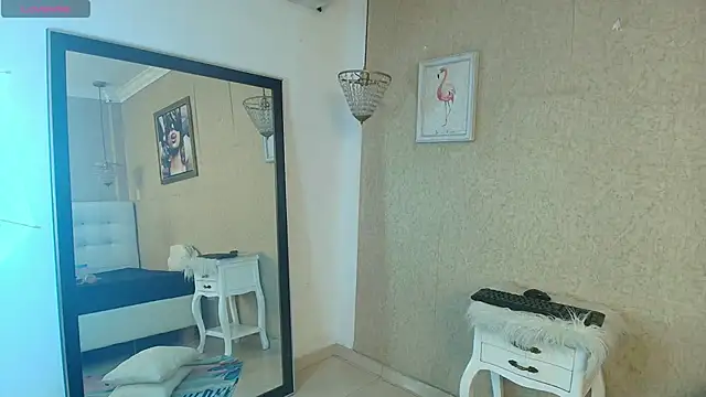 Miladiosa online show from 11.26.25