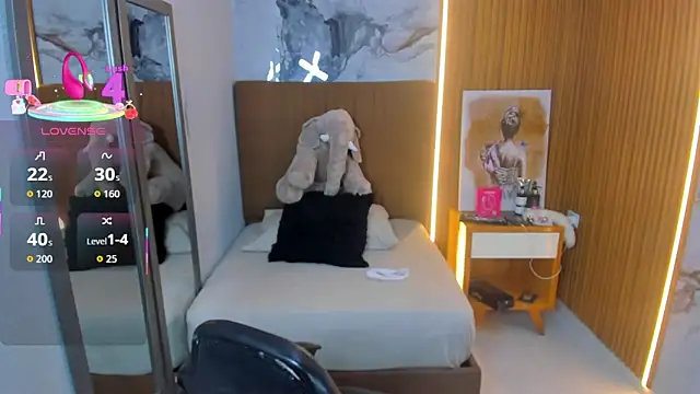 ROSIE MOSS online show from 01.07.26