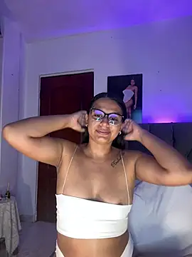 Snapshot of ema_zoe chatting on 06.17.26 ema zoe online show from 06.17.26
