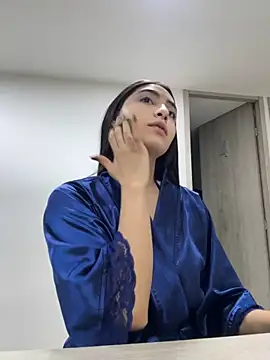 Snapshot of EmelyParker chatting on 09.15.25 EmelyParker online show from 09.15.25