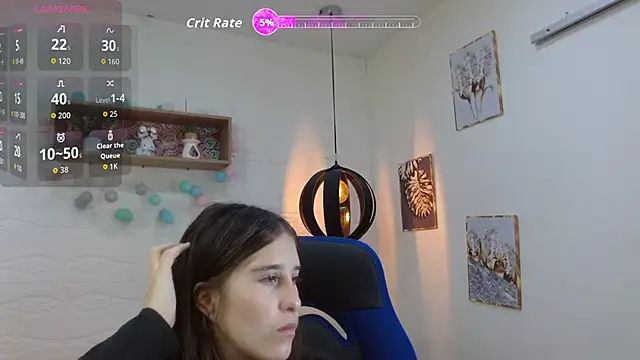 Snapshot of karlarousex chatting on 10.28.25 karlarousex online show from 10.28.25