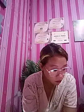 Snapshot of Alluring_sassy4u chatting on 09.13.25 Alluring sassy4u online show from 09.13.25