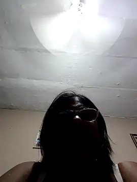Snapshot of mileesha chatting on 03.16.26 mileesha online show from 03.16.26