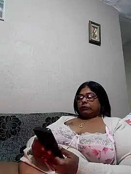 Snapshot of mileesha chatting on 06.16.26 mileesha online show from 06.16.26