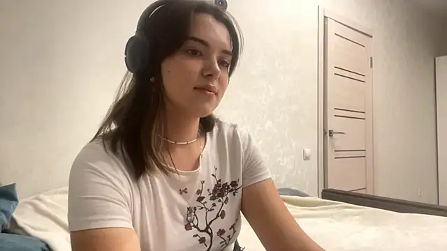 Snapshot of PUP_PUP_Sea chatting on 10.02.25 PUP PUP Sea online show from 10.02.25