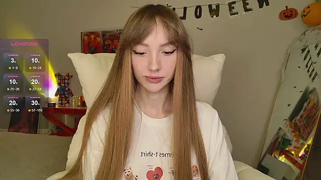 Snapshot of Lunainnk chatting on 11.02.25 Lunainnk online show from 11.02.25