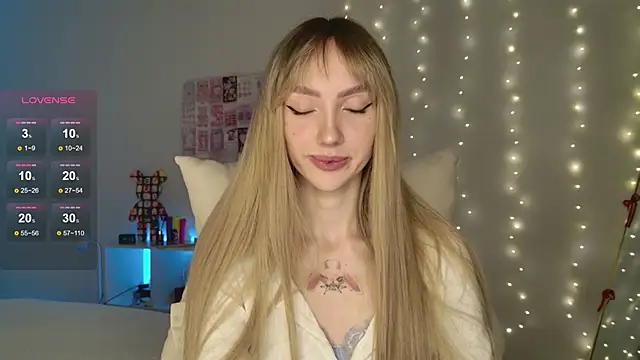 Snapshot of Lunainnk chatting on 01.15.26 Lunainnk online show from 01.15.26