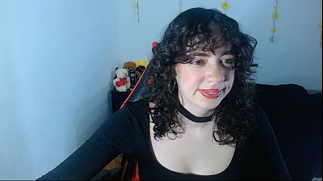 Snapshot of sajecrismaa chatting on 05.21.26 sajecrismaa online show from 05.21.26