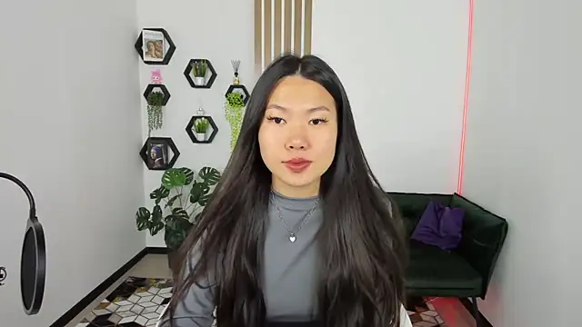 LunaPurrr online show from 09.19.25