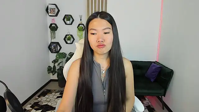 LunaPurrr online show from 09.22.25