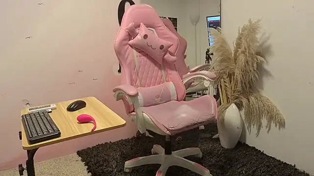 Catherine Smith  online show from 10.01.25