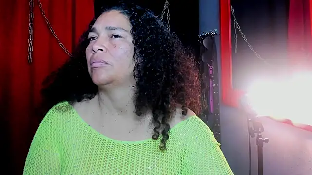 Snapshot of NinaBlazee chatting on 09.19.25 NinaBlazee online show from 09.19.25