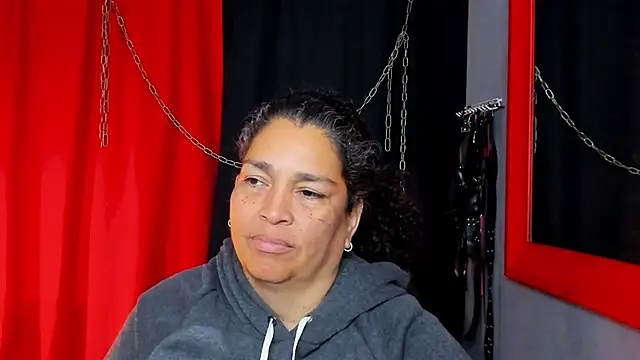 Snapshot of NinaBlazee chatting on 09.28.25 NinaBlazee online show from 09.28.25