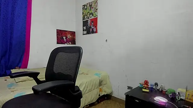 Snapshot of golden_ryyan chatting on 11.26.25 golden ryyan online show from 11.26.25